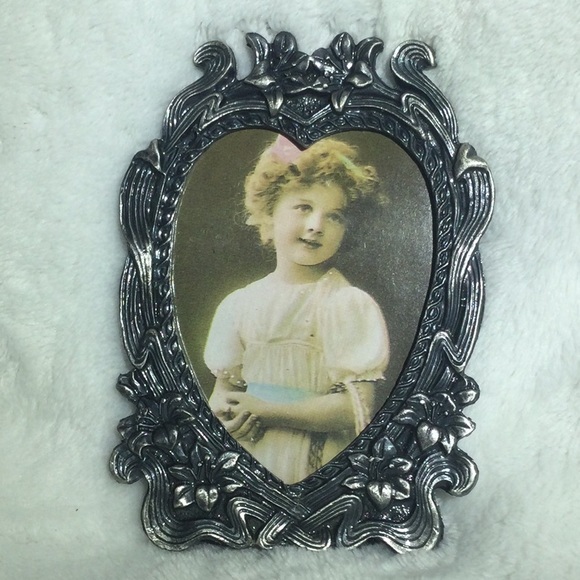 ⭐️ Vintage Style Photo Heart Shaped Photo Frsme - Picture 1 of 7